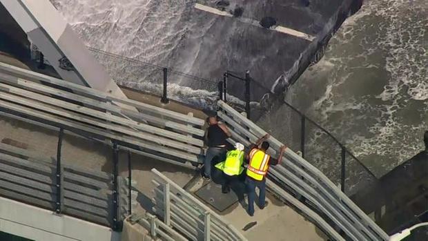 بسبب ارتفاع الحرارة وتمدد المعدن... جسر ينفصل عن الطريق في نيويورك